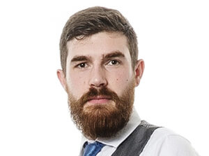 Eliot Richards headshot